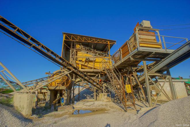 BOB半岛砂石生产线工艺流程砂石生产线的优点是什么？
